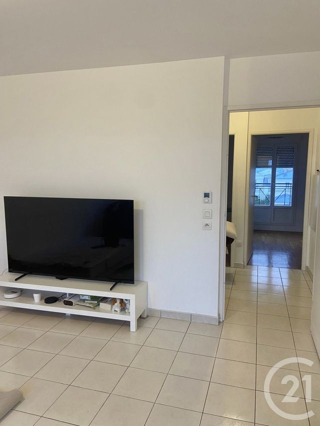 Afficher la photo en grand Appartement F3 à louer - 3 pièces - 60.4 m2 - SERRIS - 77 - ILE-DE-FRANCE - Century 21 Immobilier Val D'Europe