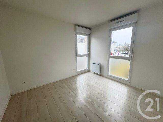 Appartement à louer - 3 pièces - 66.5 m2 - MONTEVRAIN - 77 - ILE-DE-FRANCE - Century 21 Immobilier Val D'Europe