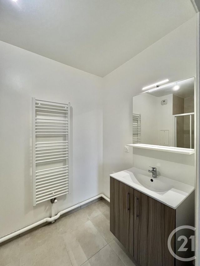 Appartement F3 à vendre - 3 pièces - 62.0 m2 - SERRIS - 77 - ILE-DE-FRANCE - Century 21 Immobilier Val D'Europe