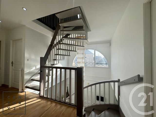 maison à louer - 6 pièces - 227.1 m2 - BAILLY ROMAINVILLIERS - 77 - ILE-DE-FRANCE - Century 21 Immobilier Val D'Europe