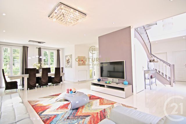 maison à louer - 6 pièces - 227.1 m2 - BAILLY ROMAINVILLIERS - 77 - ILE-DE-FRANCE - Century 21 Immobilier Val D'Europe