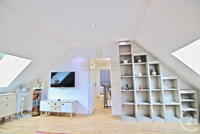 maison à louer - 6 pièces - 227.1 m2 - BAILLY ROMAINVILLIERS - 77 - ILE-DE-FRANCE - Century 21 Immobilier Val D'Europe