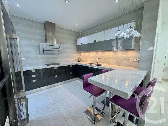 maison à louer - 6 pièces - 227.1 m2 - BAILLY ROMAINVILLIERS - 77 - ILE-DE-FRANCE - Century 21 Immobilier Val D'Europe