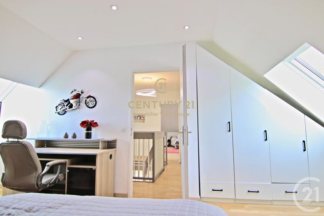 maison à louer - 6 pièces - 227.1 m2 - BAILLY ROMAINVILLIERS - 77 - ILE-DE-FRANCE - Century 21 Immobilier Val D'Europe