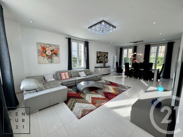 maison à louer - 6 pièces - 227.1 m2 - BAILLY ROMAINVILLIERS - 77 - ILE-DE-FRANCE - Century 21 Immobilier Val D'Europe