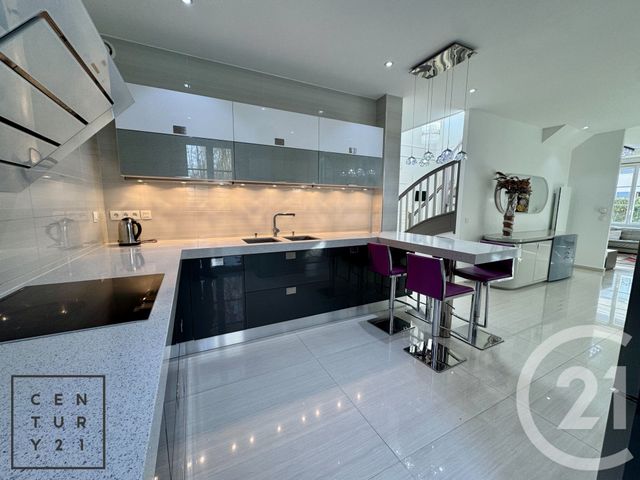 maison à louer - 6 pièces - 227.1 m2 - BAILLY ROMAINVILLIERS - 77 - ILE-DE-FRANCE - Century 21 Immobilier Val D'Europe