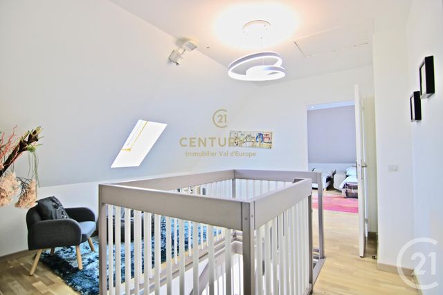 maison à louer - 6 pièces - 227.1 m2 - BAILLY ROMAINVILLIERS - 77 - ILE-DE-FRANCE - Century 21 Immobilier Val D'Europe