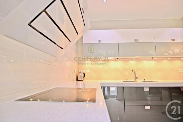 maison à louer - 6 pièces - 227.1 m2 - BAILLY ROMAINVILLIERS - 77 - ILE-DE-FRANCE - Century 21 Immobilier Val D'Europe