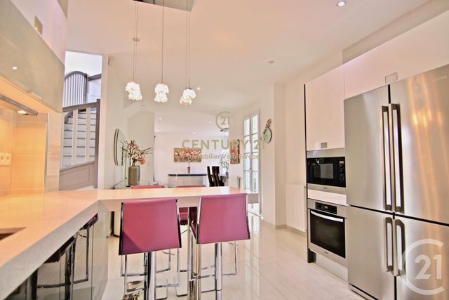 maison à louer - 6 pièces - 227.1 m2 - BAILLY ROMAINVILLIERS - 77 - ILE-DE-FRANCE - Century 21 Immobilier Val D'Europe