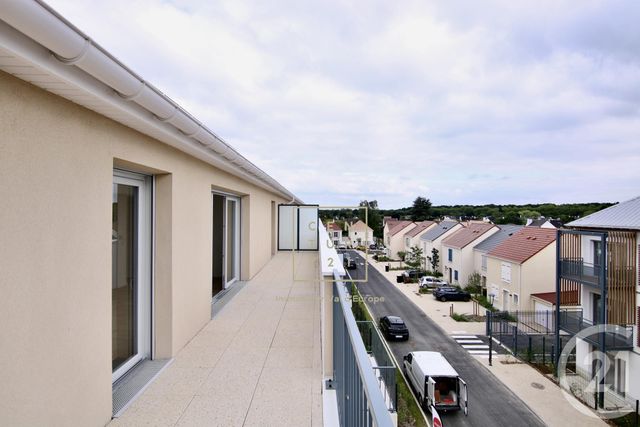 Appartement à louer - 4 pièces - 77.6 m2 - OZOIR LA FERRIERE - 77 - ILE-DE-FRANCE - Century 21 Immobilier Val D'Europe
