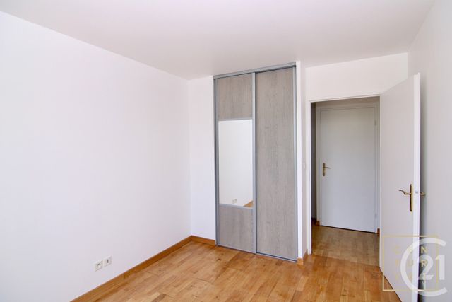 Afficher la photo en grand Appartement F3 à vendre - 3 pièces - 67.14 m2 - SERRIS - 77 - ILE-DE-FRANCE - Century 21 Immobilier Val D'Europe
