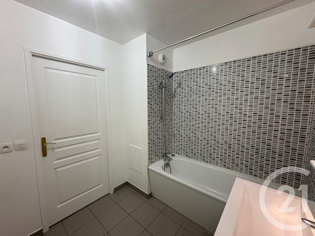 Appartement F3 à vendre - 3 pièces - 73.3 m2 - BUSSY ST GEORGES - 77 - ILE-DE-FRANCE - Century 21 Immobilier Val D'Europe