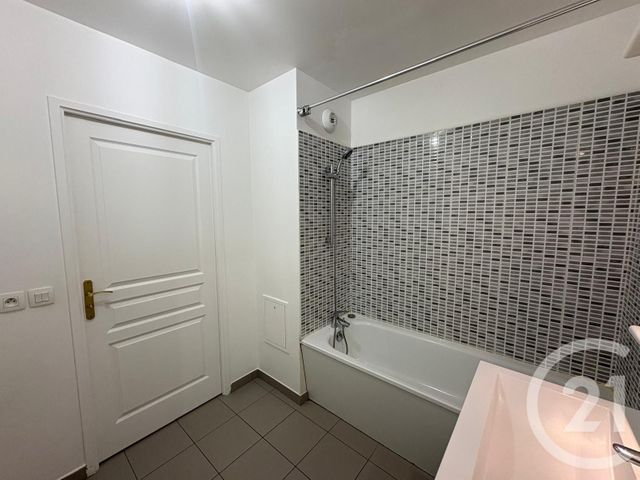 Appartement F3 à vendre - 3 pièces - 73.3 m2 - BUSSY ST GEORGES - 77 - ILE-DE-FRANCE - Century 21 Immobilier Val D'Europe