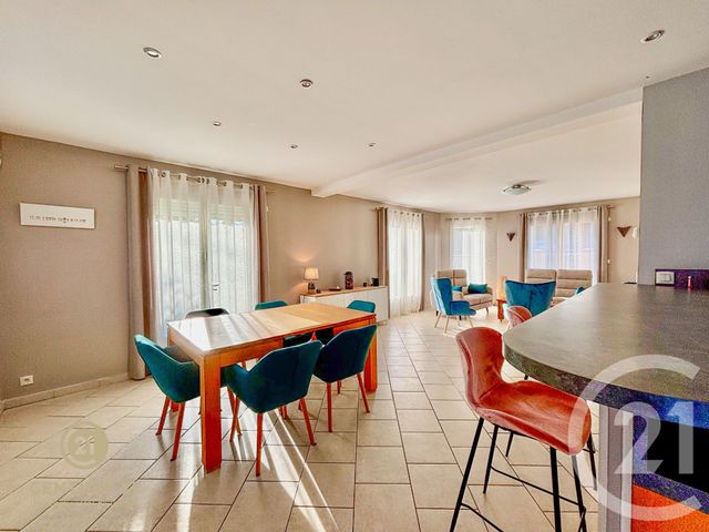 maison à vendre - 7 pièces - 177.33 m2 - MONTCEAUX LES MEAUX - 77 - ILE-DE-FRANCE - Century 21 Immobilier Val D'Europe