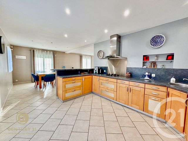 maison à vendre - 7 pièces - 177.33 m2 - MONTCEAUX LES MEAUX - 77 - ILE-DE-FRANCE - Century 21 Immobilier Val D'Europe