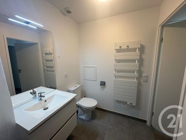 Appartement F3 à louer - 3 pièces - 64.8 m2 - COUPVRAY - 77 - ILE-DE-FRANCE - Century 21 Immobilier Val D'Europe