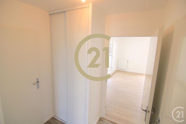 Appartement F3 à louer - 3 pièces - 58.35 m2 - NOISY LE GRAND - 93 - ILE-DE-FRANCE - Century 21 Immobilier Val D'Europe