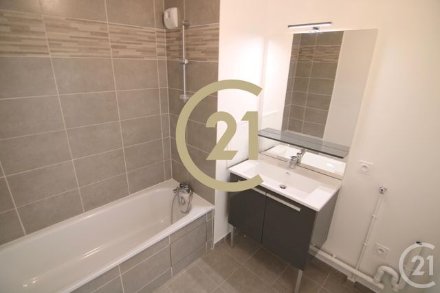 Appartement F3 à louer - 3 pièces - 58.35 m2 - NOISY LE GRAND - 93 - ILE-DE-FRANCE - Century 21 Immobilier Val D'Europe