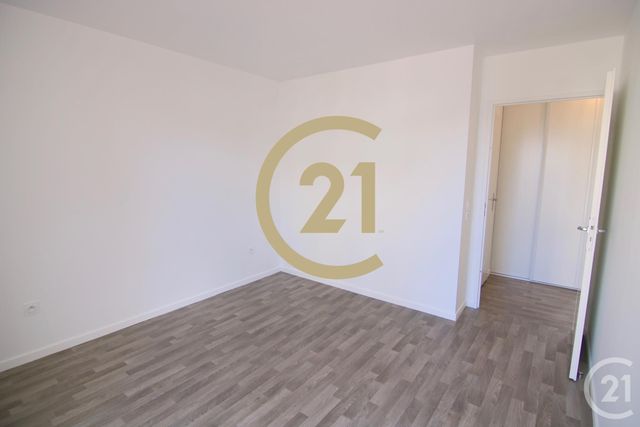 Appartement F3 à louer - 3 pièces - 58.35 m2 - NOISY LE GRAND - 93 - ILE-DE-FRANCE - Century 21 Immobilier Val D'Europe