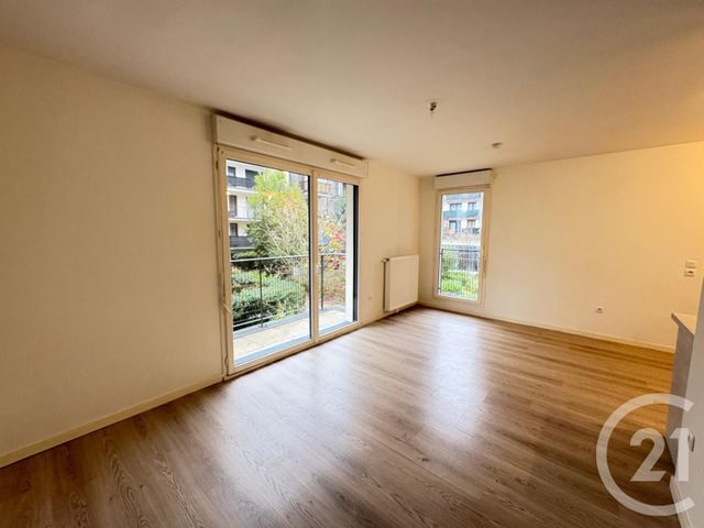 Appartement F1 à louer - 1 pièce - 29.6 m2 - MONTEVRAIN - 77 - ILE-DE-FRANCE - Century 21 Immobilier Val D'Europe