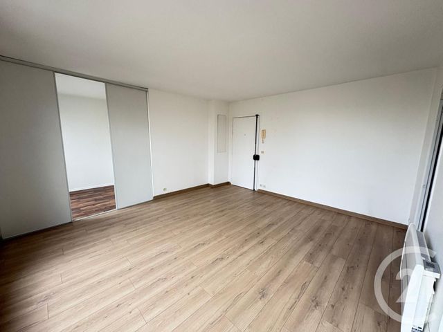 Appartement Studio à louer - 1 pièce - 31.8 m2 - SERRIS - 77 - ILE-DE-FRANCE - Century 21 Immobilier Val D'Europe