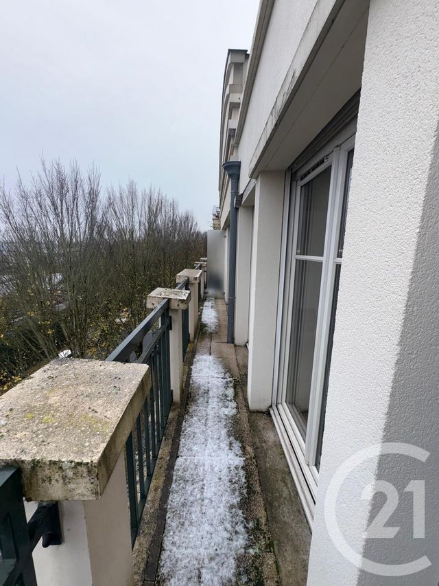 Appartement Studio à louer - 1 pièce - 31.8 m2 - SERRIS - 77 - ILE-DE-FRANCE - Century 21 Immobilier Val D'Europe