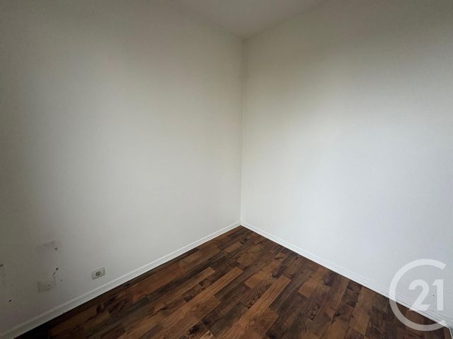 Appartement Studio à louer - 1 pièce - 31.8 m2 - SERRIS - 77 - ILE-DE-FRANCE - Century 21 Immobilier Val D'Europe