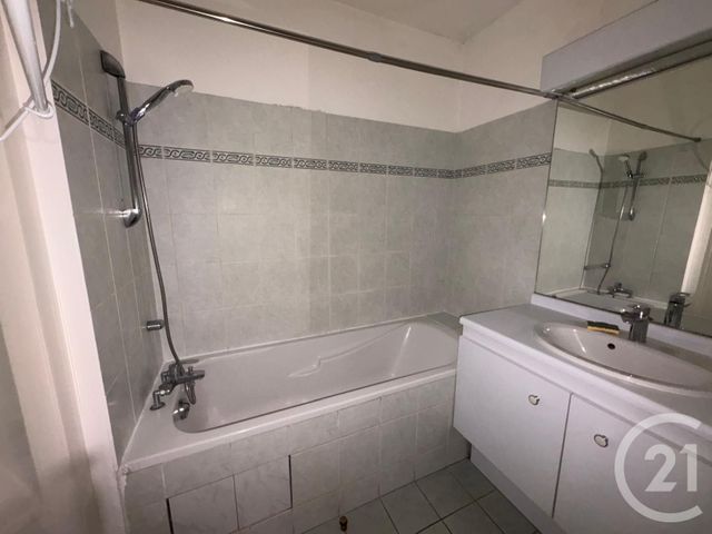 Appartement Studio à louer - 1 pièce - 31.8 m2 - SERRIS - 77 - ILE-DE-FRANCE - Century 21 Immobilier Val D'Europe