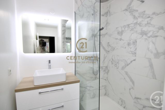 Appartement F2 à louer - 2 pièces - 45.95 m2 - SERRIS - 77 - ILE-DE-FRANCE - Century 21 Immobilier Val D'Europe