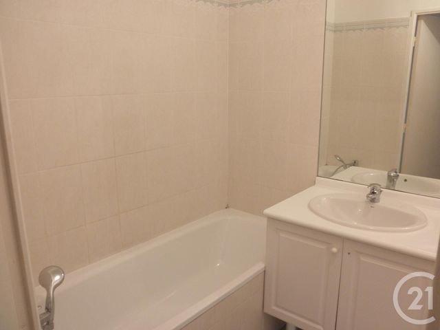 Appartement F2 à louer - 2 pièces - 44.16 m2 - SERRIS - 77 - ILE-DE-FRANCE - Century 21 Immobilier Val D'Europe