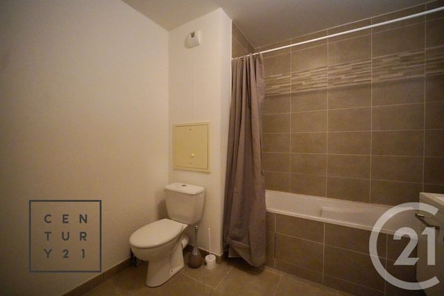 Appartement Studio à louer - 1 pièce - 29.6 m2 - MONTEVRAIN - 77 - ILE-DE-FRANCE - Century 21 Immobilier Val D'Europe