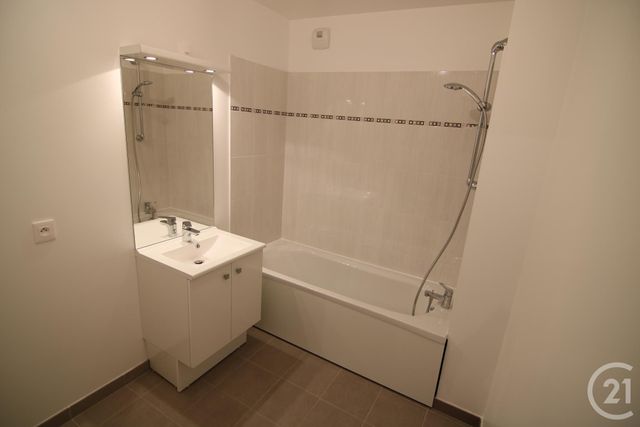 Appartement F2 à louer - 2 pièces - 43.8 m2 - NOISIEL - 77 - ILE-DE-FRANCE - Century 21 Immobilier Val D'Europe