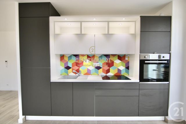 Appartement F2 à louer - 2 pièces - 49.4 m2 - SERRIS - 77 - ILE-DE-FRANCE - Century 21 Immobilier Val D'Europe