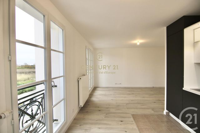 Appartement F2 à louer - 2 pièces - 49.4 m2 - SERRIS - 77 - ILE-DE-FRANCE - Century 21 Immobilier Val D'Europe