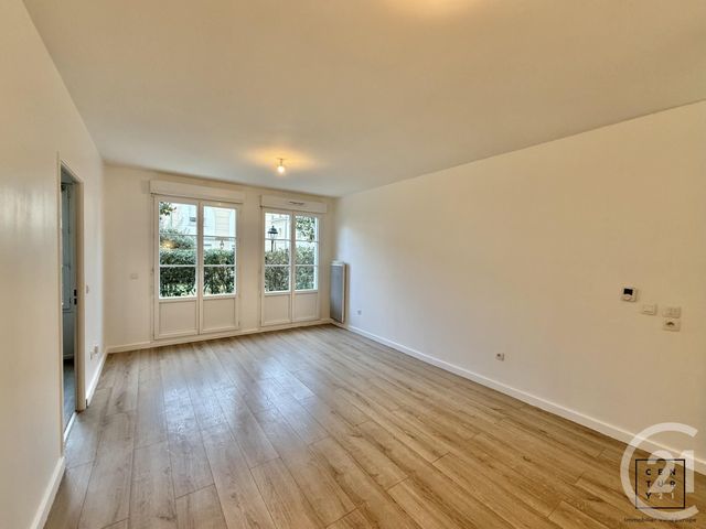 Appartement F3 à louer - 3 pièces - 71.4 m2 - SERRIS - 77 - ILE-DE-FRANCE - Century 21 Immobilier Val D'Europe