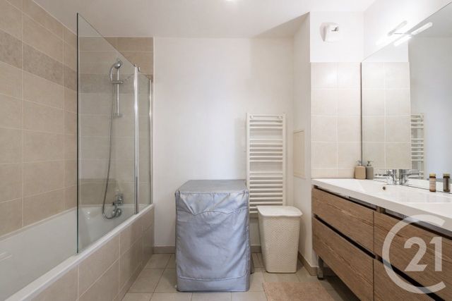 Appartement F3 à louer - 3 pièces - 60.6 m2 - MONTEVRAIN - 77 - ILE-DE-FRANCE - Century 21 Immobilier Val D'Europe