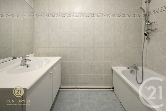 Appartement F2 à vendre - 2 pièces - 46.46 m2 - MONTEVRAIN - 77 - ILE-DE-FRANCE - Century 21 Immobilier Val D'Europe