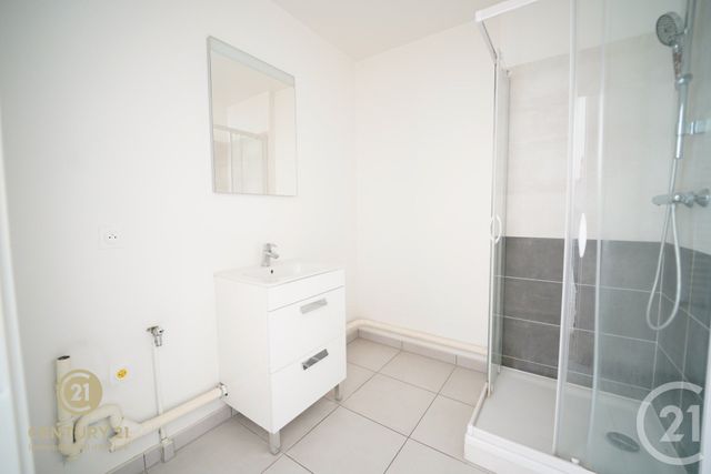 Appartement F2 à vendre - 2 pièces - 43.56 m2 - VILLENEUVE ST DENIS - 77 - ILE-DE-FRANCE - Century 21 Immobilier Val D'Europe