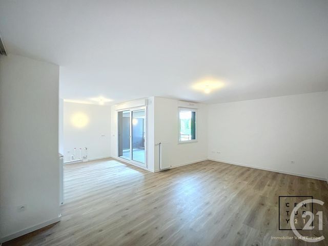 Appartement F3 à louer - 3 pièces - 67.8 m2 - CHESSY - 77 - ILE-DE-FRANCE - Century 21 Immobilier Val D'Europe