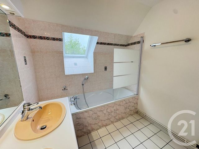 maison à louer - 5 pièces - 116.0 m2 - CHANTELOUP EN BRIE - 77 - ILE-DE-FRANCE - Century 21 Immobilier Val D'Europe