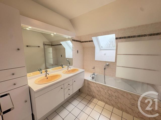 maison à louer - 5 pièces - 116.0 m2 - CHANTELOUP EN BRIE - 77 - ILE-DE-FRANCE - Century 21 Immobilier Val D'Europe