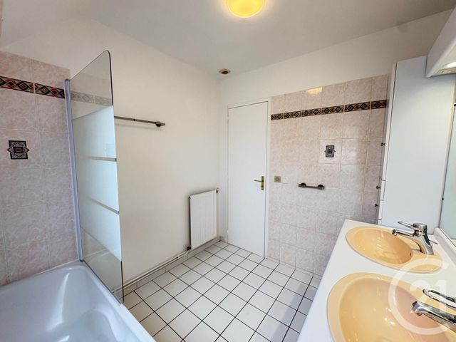 maison à louer - 5 pièces - 116.0 m2 - CHANTELOUP EN BRIE - 77 - ILE-DE-FRANCE - Century 21 Immobilier Val D'Europe