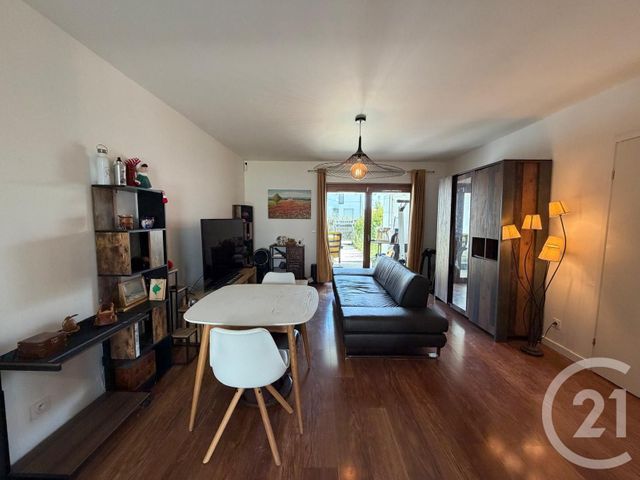 Appartement F3 à vendre - 3 pièces - 61.71 m2 - MONTEVRAIN - 77 - ILE-DE-FRANCE - Century 21 Immobilier Val D'Europe