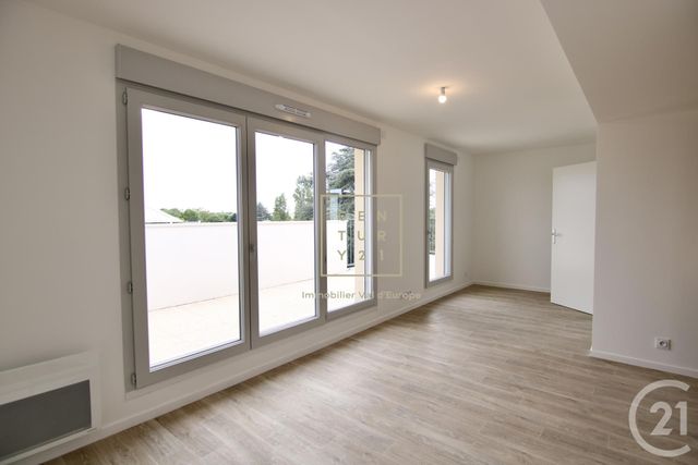 Appartement F4 à louer - 4 pièces - 77.6 m2 - OZOIR LA FERRIERE - 77 - ILE-DE-FRANCE - Century 21 Immobilier Val D'Europe