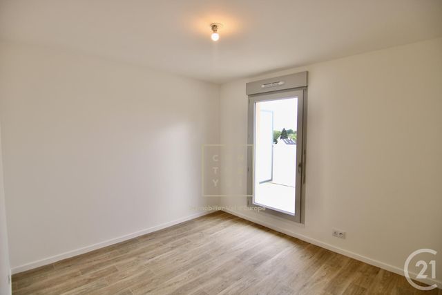 Appartement F4 à louer - 4 pièces - 77.6 m2 - OZOIR LA FERRIERE - 77 - ILE-DE-FRANCE - Century 21 Immobilier Val D'Europe