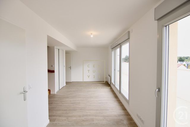 Appartement F4 à louer - 4 pièces - 77.6 m2 - OZOIR LA FERRIERE - 77 - ILE-DE-FRANCE - Century 21 Immobilier Val D'Europe
