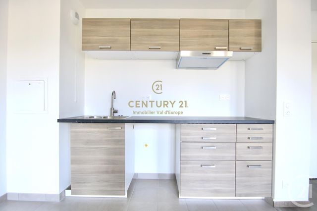 Appartement F2 à louer - 2 pièces - 51.41 m2 - SERRIS - 77 - ILE-DE-FRANCE - Century 21 Immobilier Val D'Europe