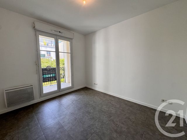 Appartement F3 à louer - 3 pièces - 66.13 m2 - SERRIS - 77 - ILE-DE-FRANCE - Century 21 Immobilier Val D'Europe