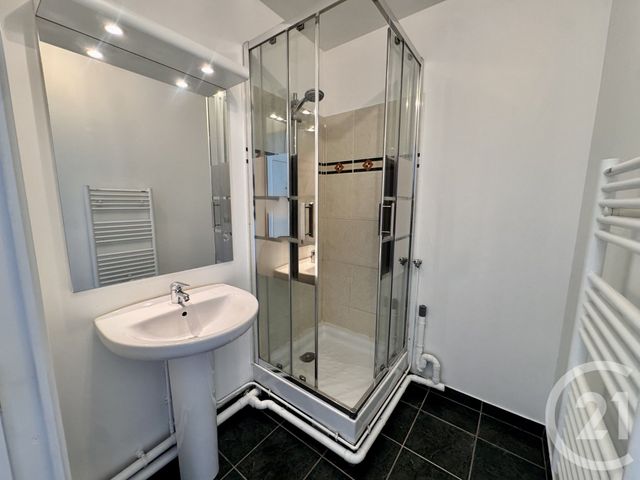 Appartement F3 à louer - 3 pièces - 66.13 m2 - SERRIS - 77 - ILE-DE-FRANCE - Century 21 Immobilier Val D'Europe