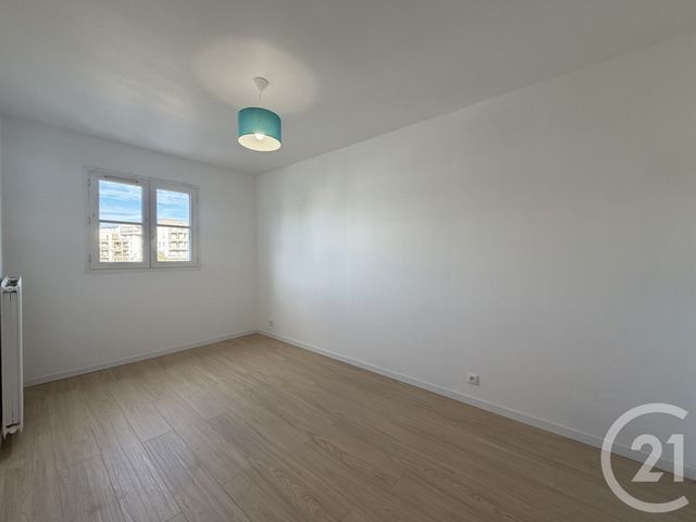 Appartement F4 à louer - 4 pièces - 82.17 m2 - TORCY - 77 - ILE-DE-FRANCE - Century 21 Immobilier Val D'Europe